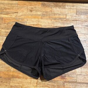 Ivivva by Lululemon girls Black Athletic Mesh low rise Shorts size 10